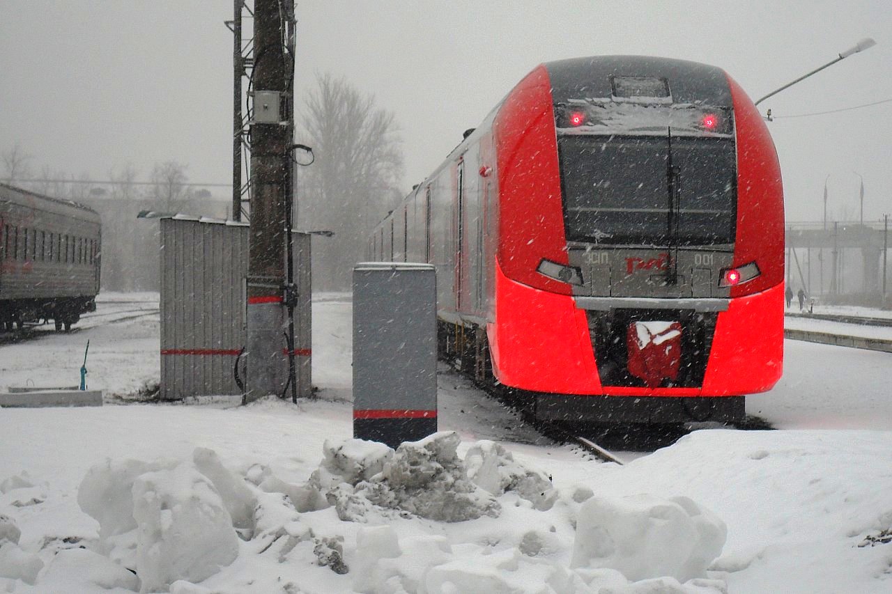 Фотография электропоезда ЭС1П